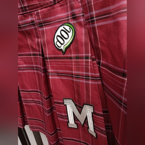 No boundaries burgundy pleated skirt - Picture 3 of 6